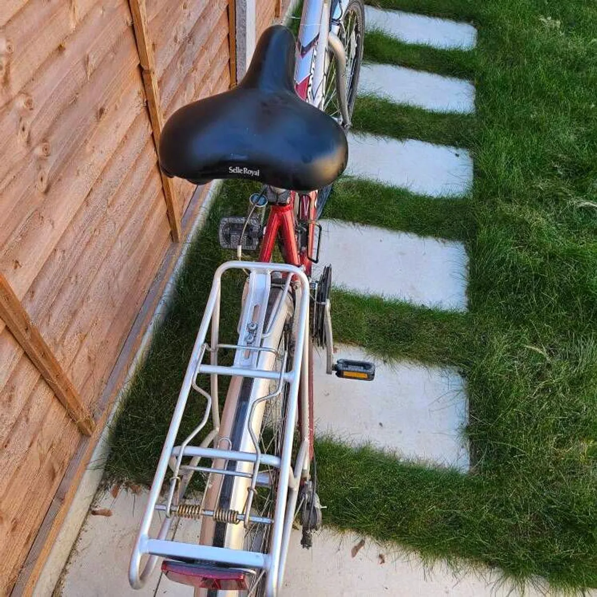 Hybrid bike - 19 inch adult bike - Image 3