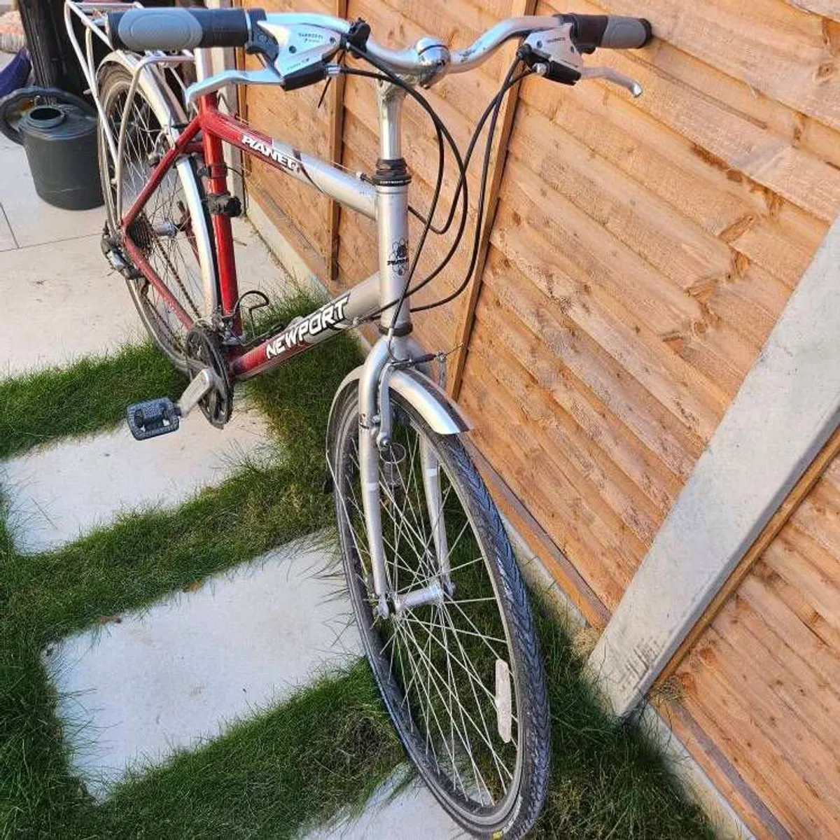 Hybrid bike - 19 inch adult bike - Image 4