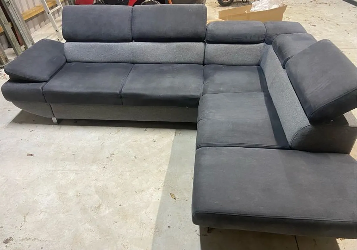 corner sofa - Image 1