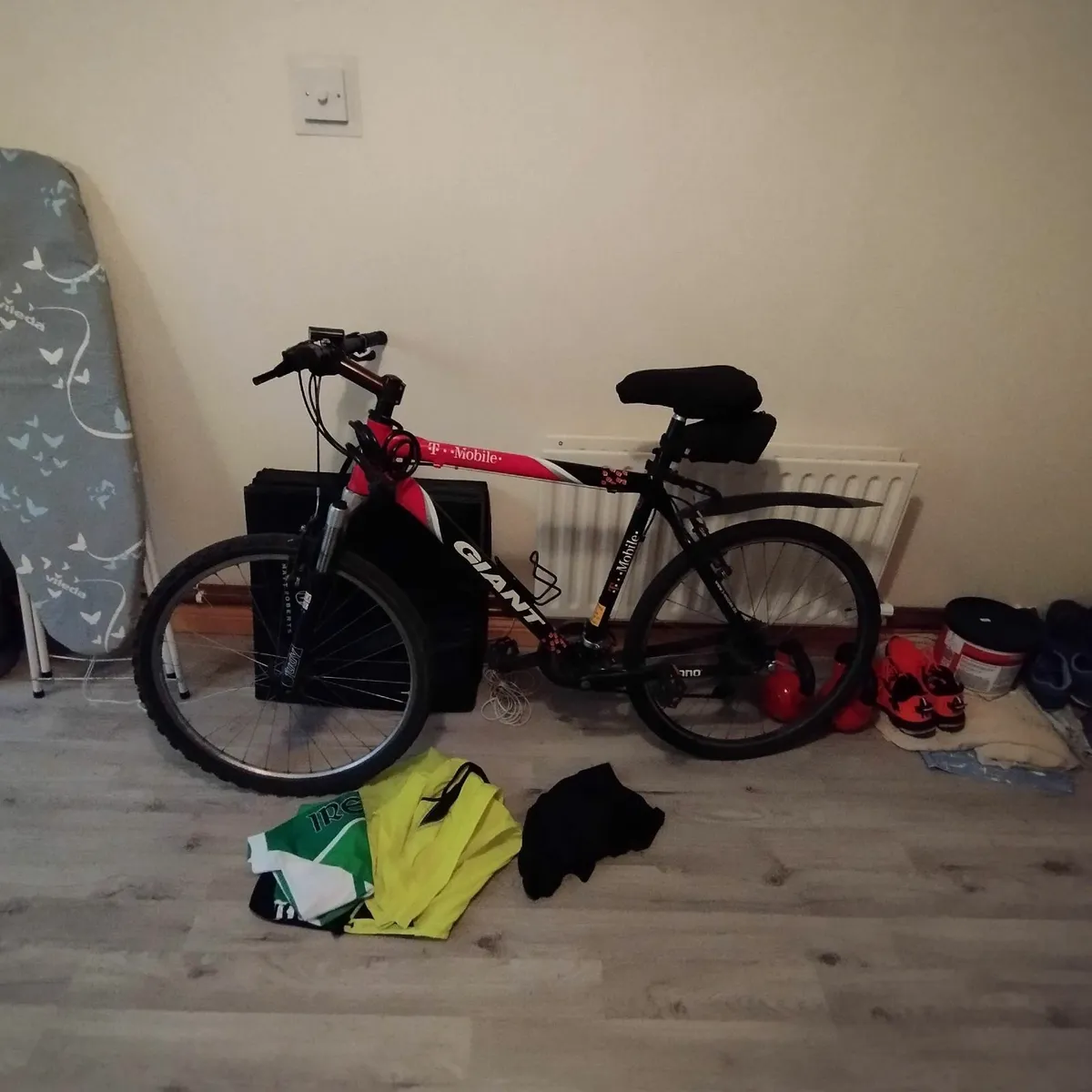 Bicycle with accessories - Image 1