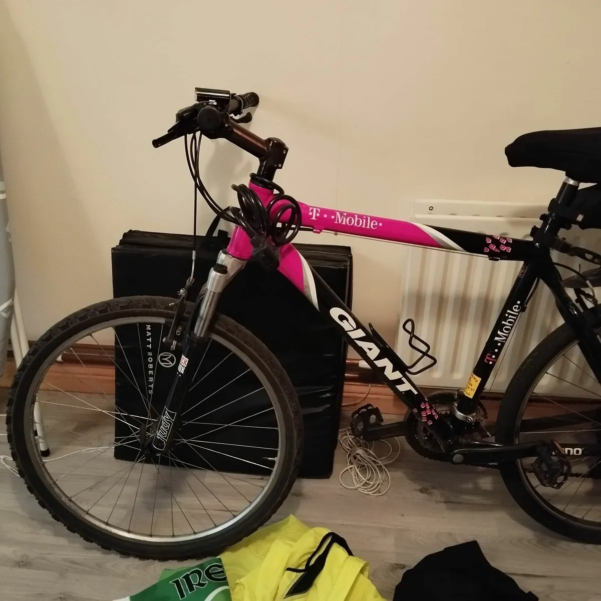Bicycle with accessories - Image 2
