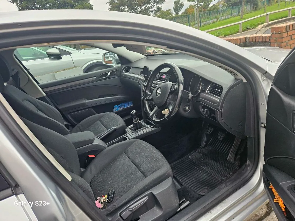 Skoda Superb - Image 4