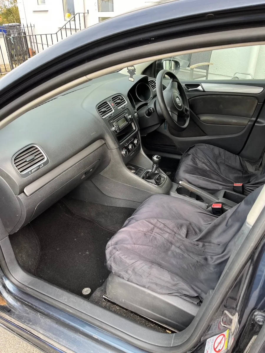 Volkswagen Golf 2010 - Image 3