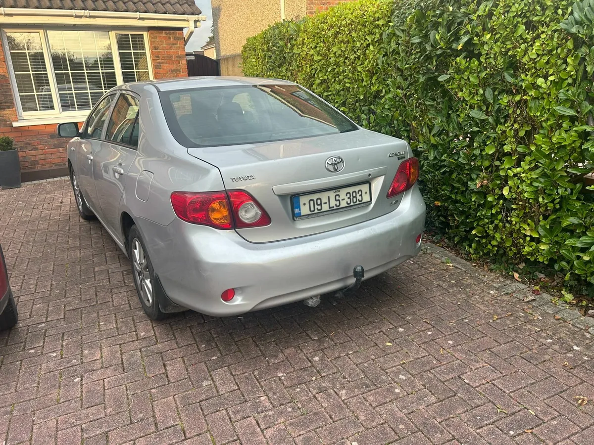Toyota Corolla 2009 - Image 2
