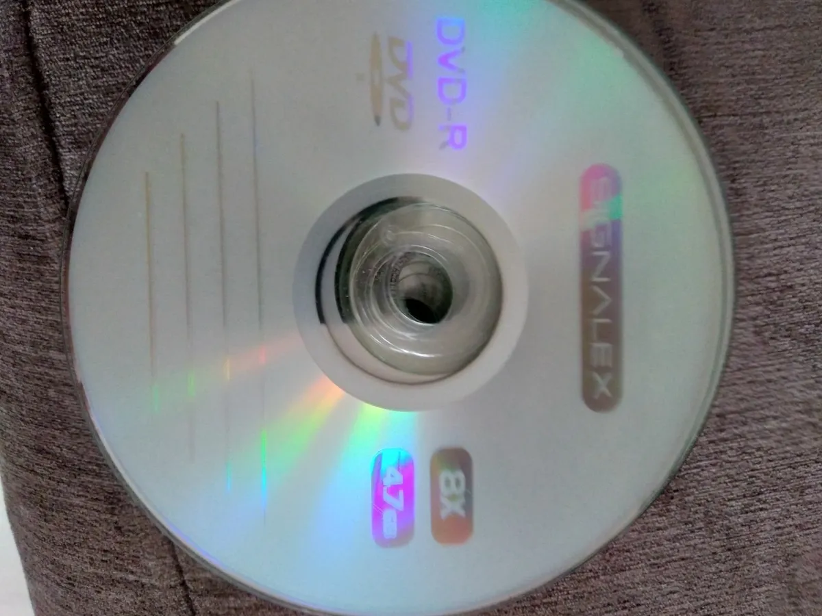 30 blank maxell CDs - Image 1