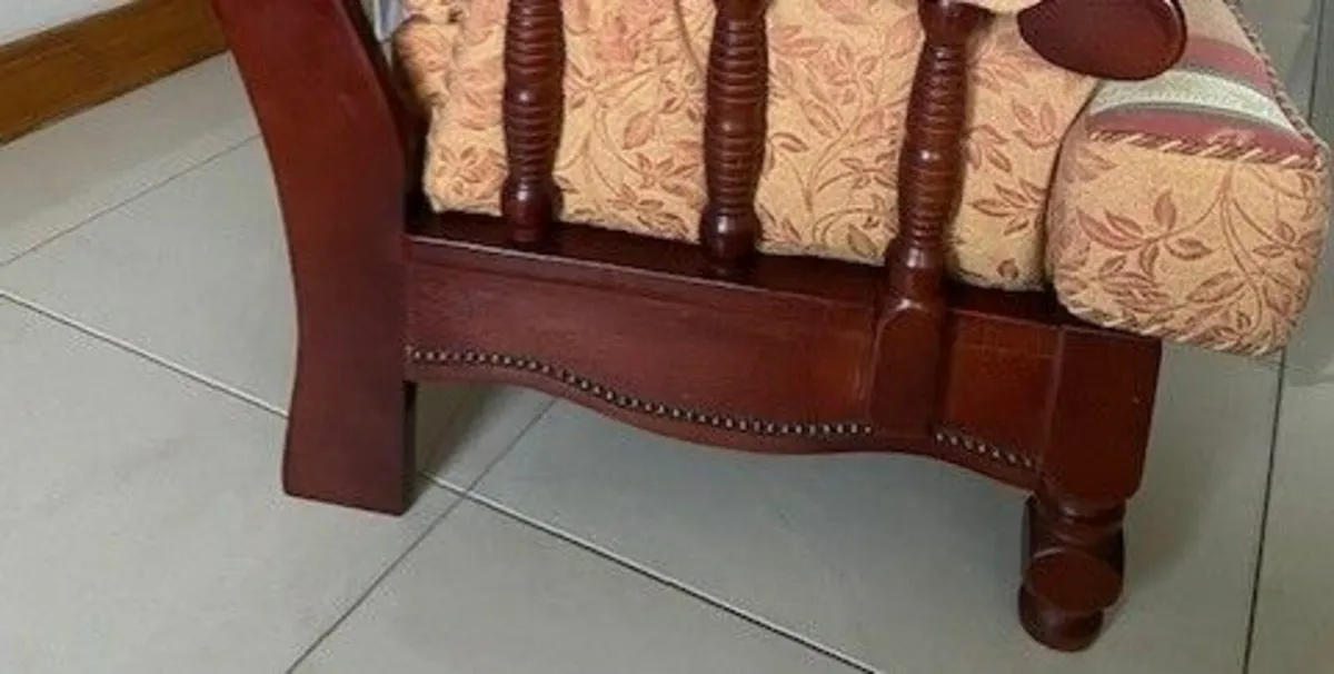 Bespoke Suite of Furniture (3+1+1) + Pouffe - Image 4