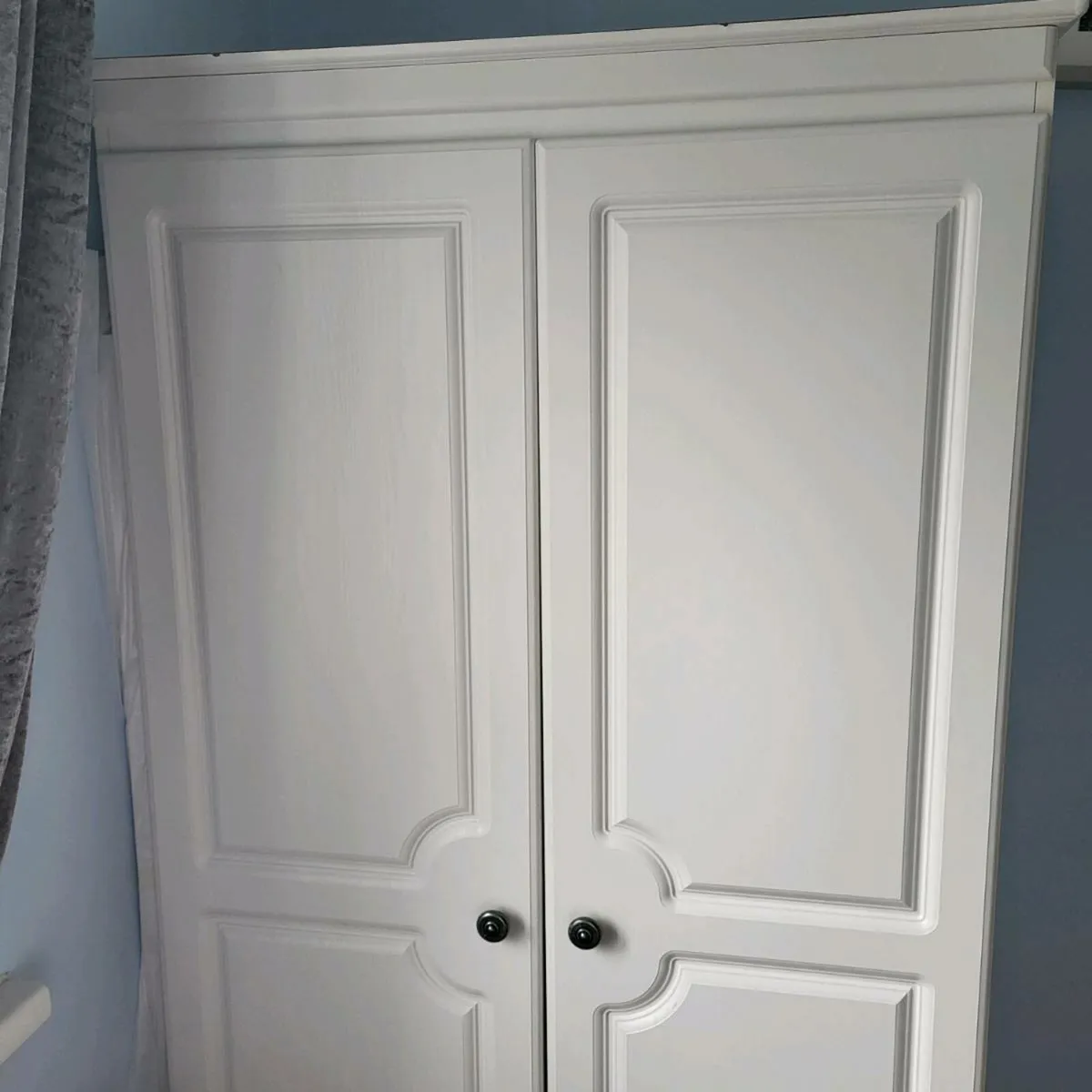White wardrobe - Image 3