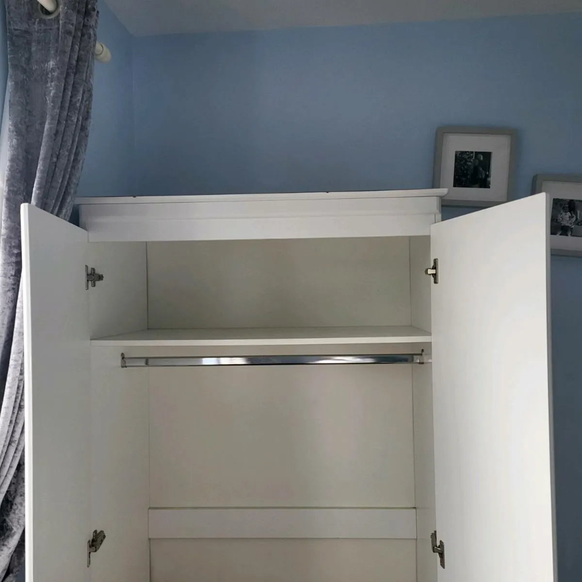 White wardrobe - Image 4