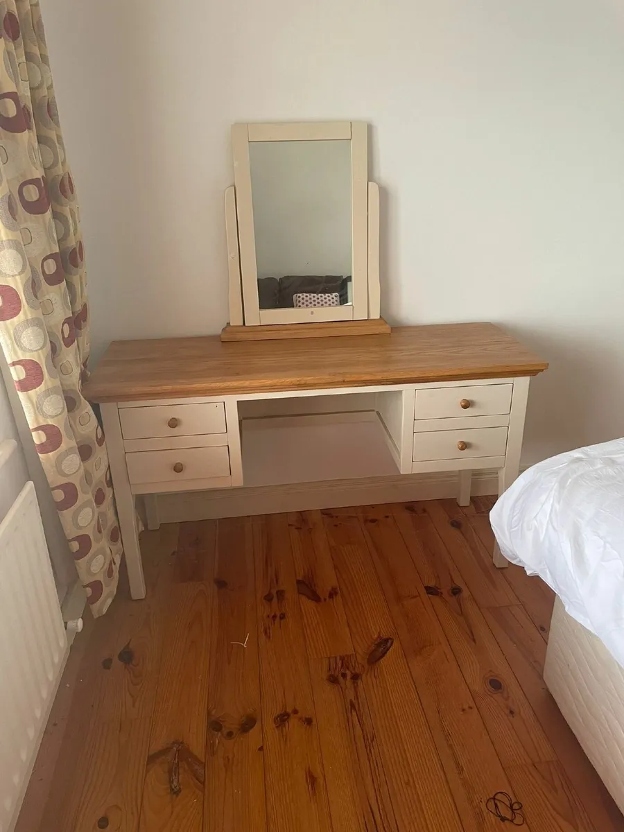 Bedroom and Vanity Table - Image 2