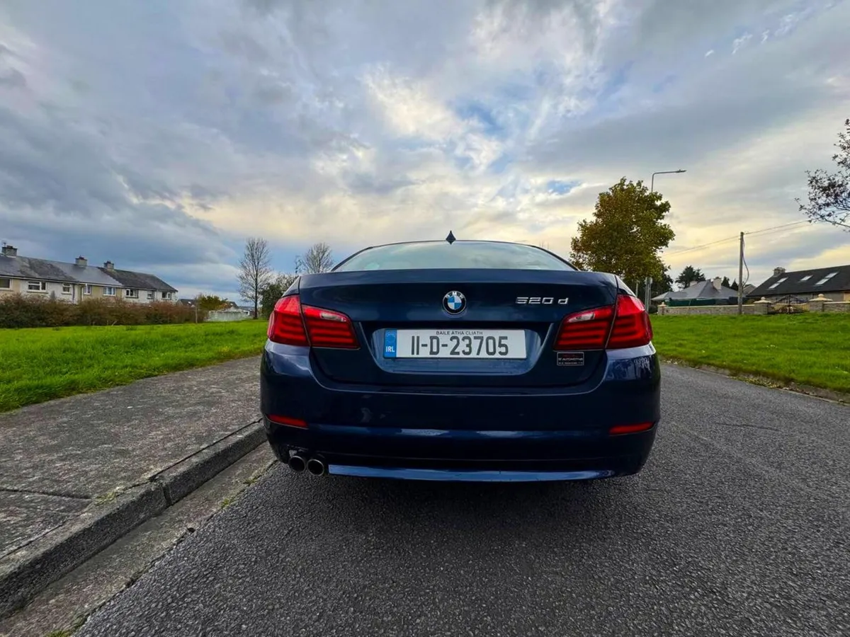 BMW 5-Series 2011 - Image 3