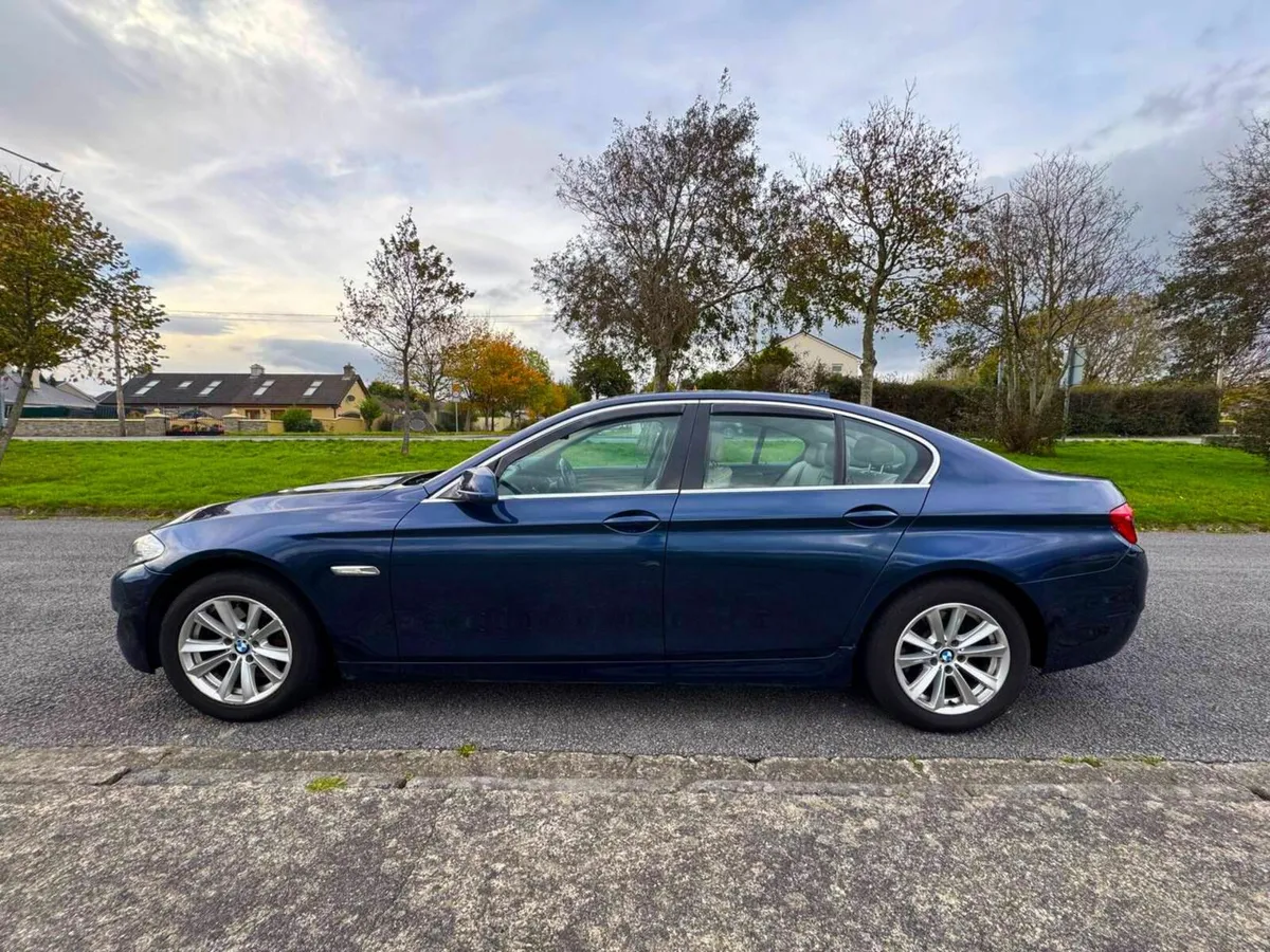BMW 5-Series 2011 - Image 4