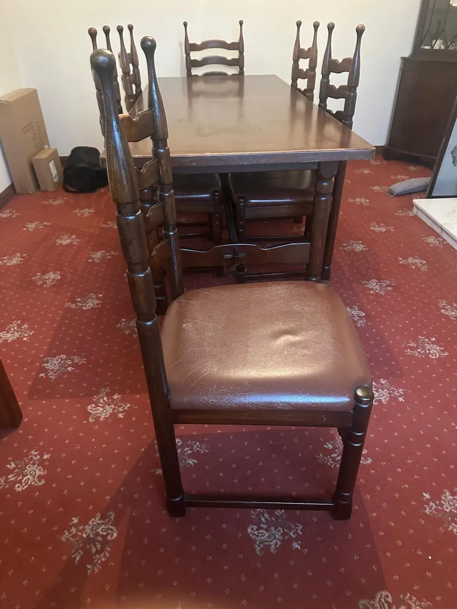 Table and chairs - Image 3