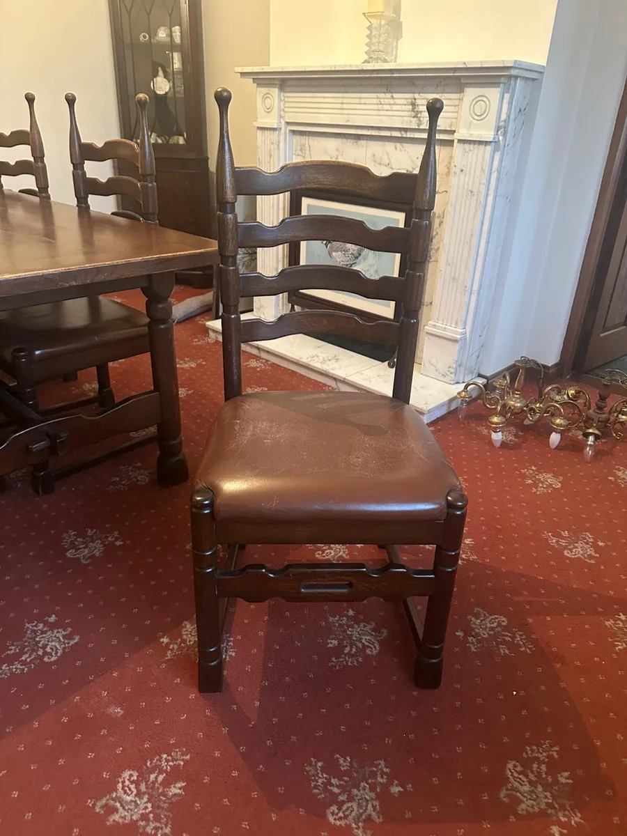 Table and chairs - Image 4