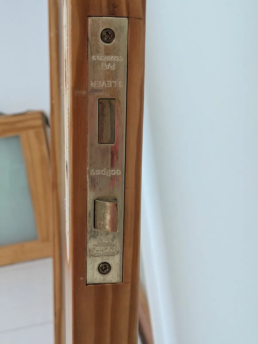 3 x internal solid wooden door with frosted glass - Image 4