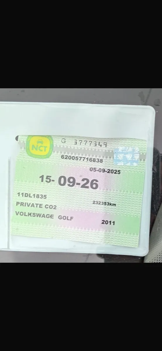 Volkswagen Golf 2011 - Image 2