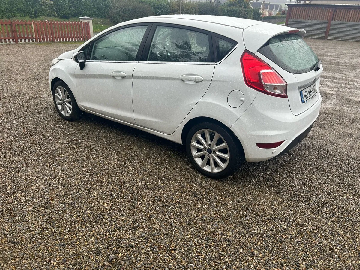 Ford Fiesta - Image 2