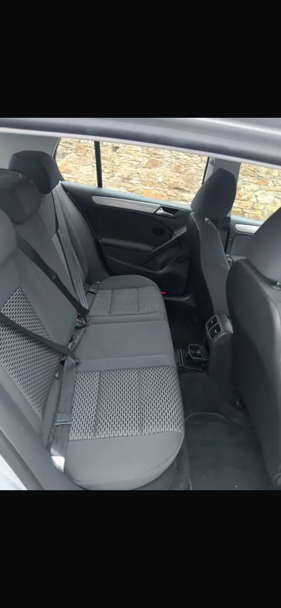 Volkswagen Golf 2011 - Image 4