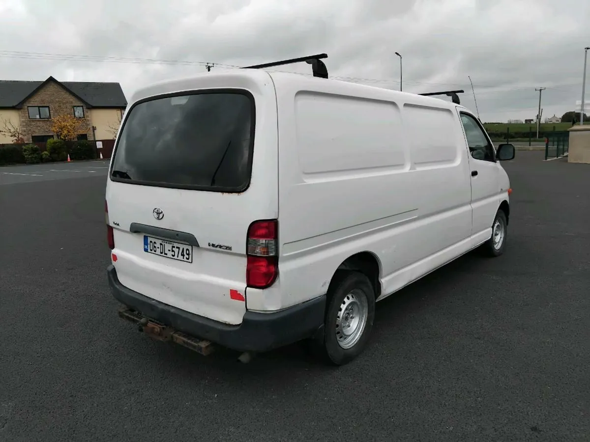 Low kms 2006 hiace van for sale - Image 3