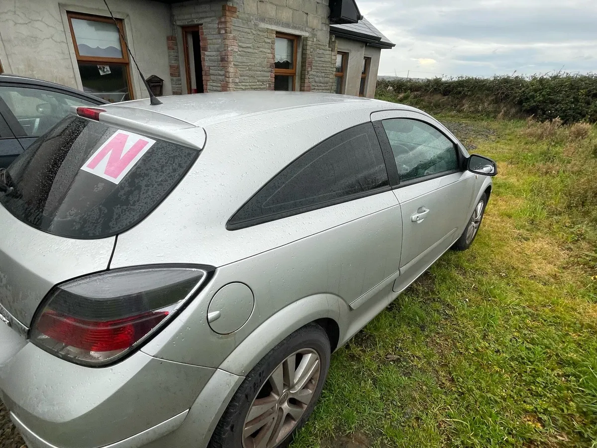 Vauxhall Astra LOW MILEAGE - Image 4
