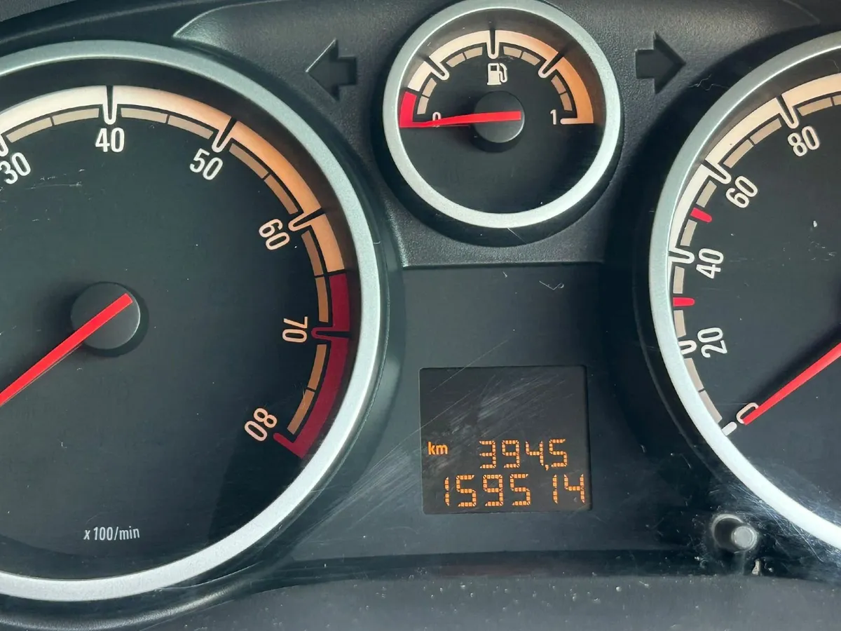 Opel Corsa 2010 Automatic - Image 2
