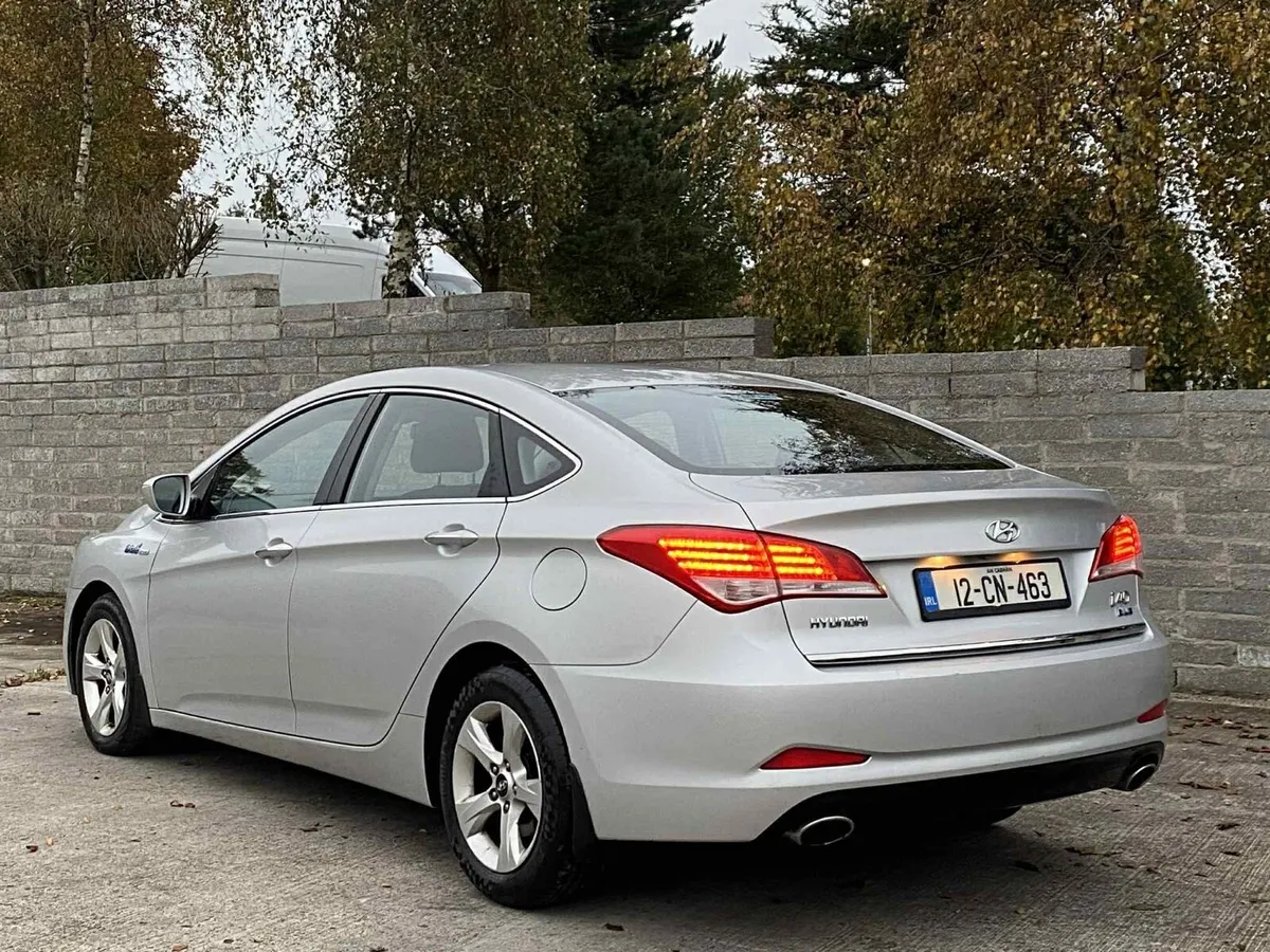 Car - Image 2