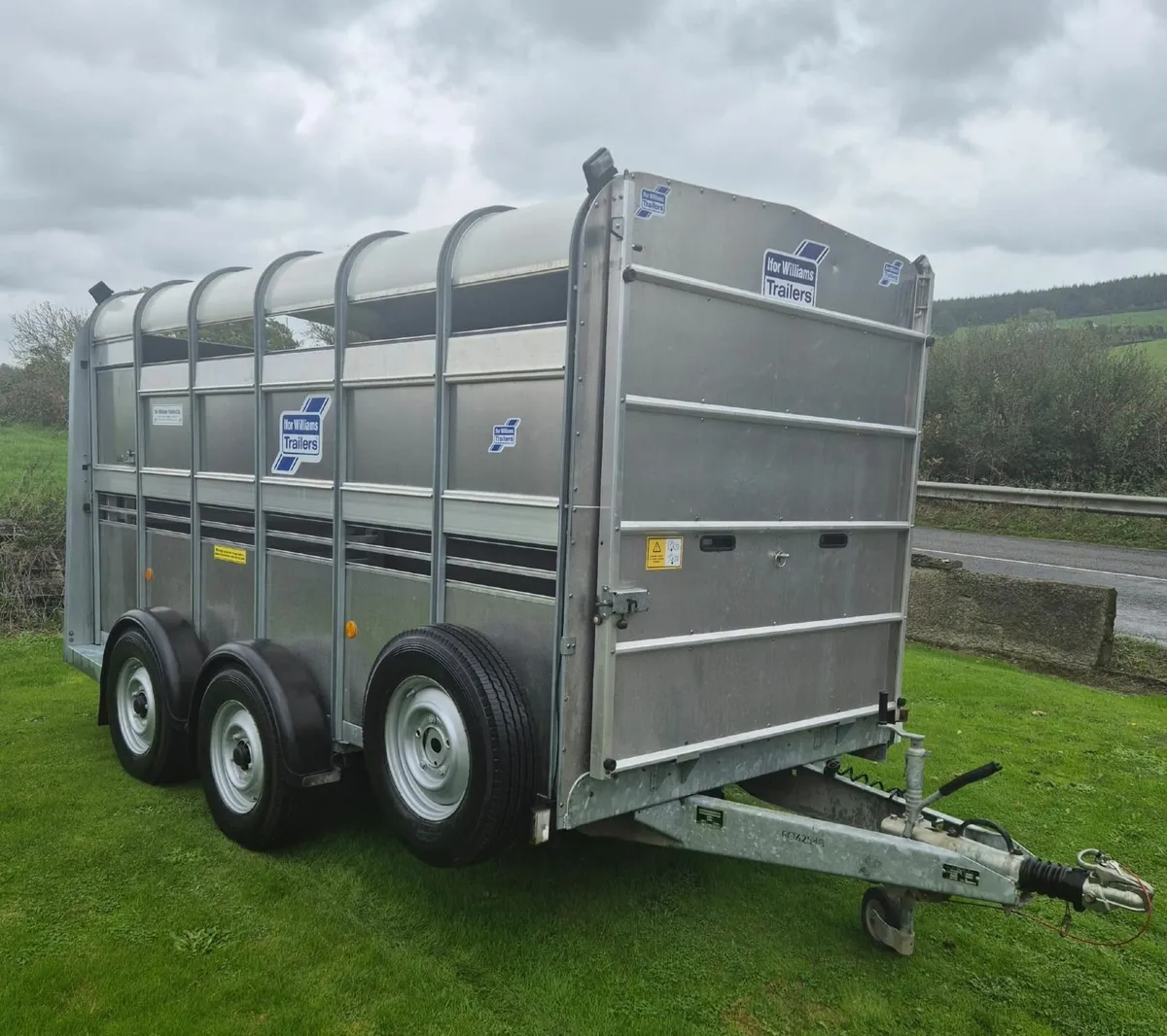 Ifor Williams 12 x 6  cattle trailer as new - Image 1