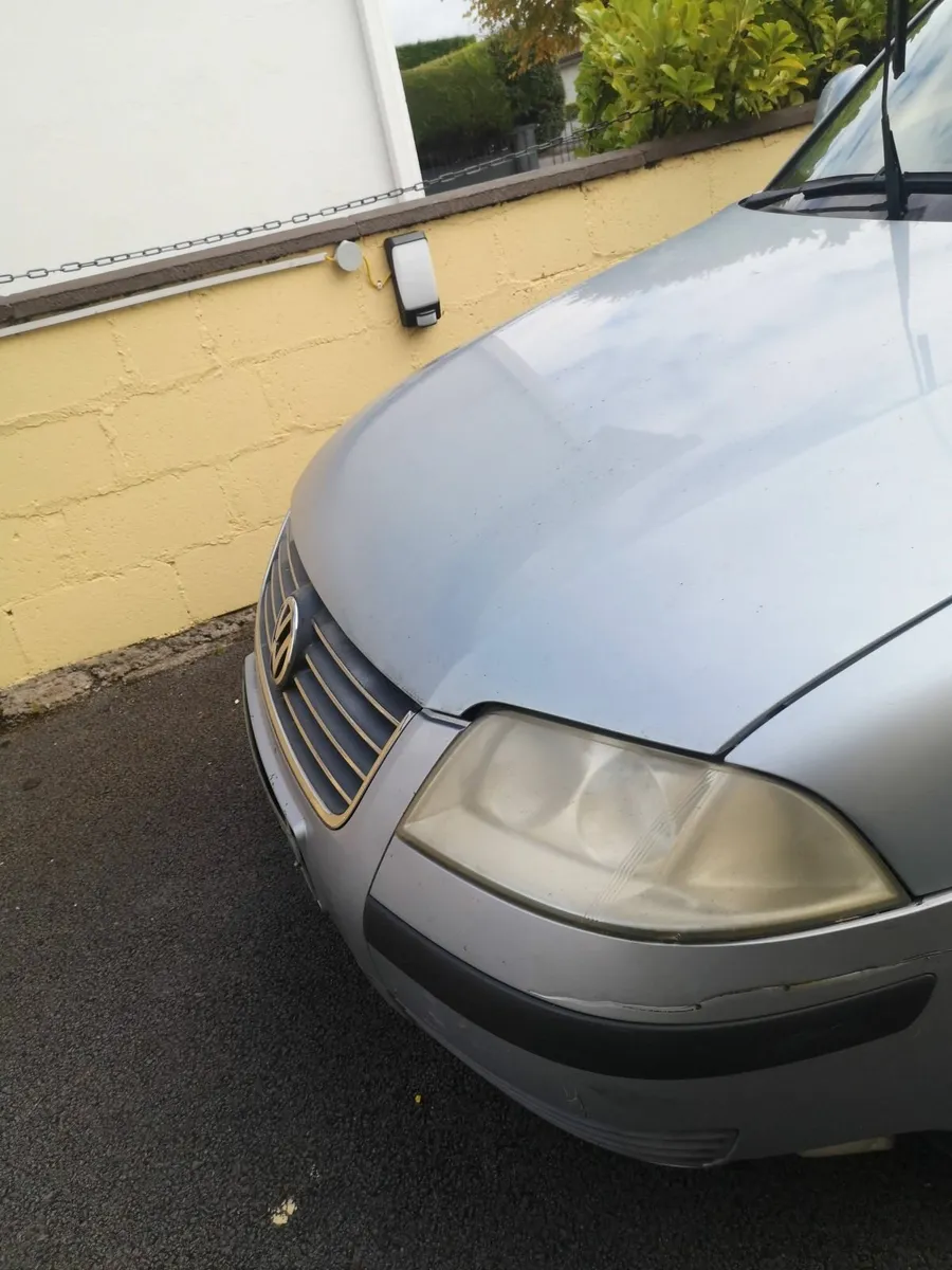Volkswagen Passat 2004 - Image 3