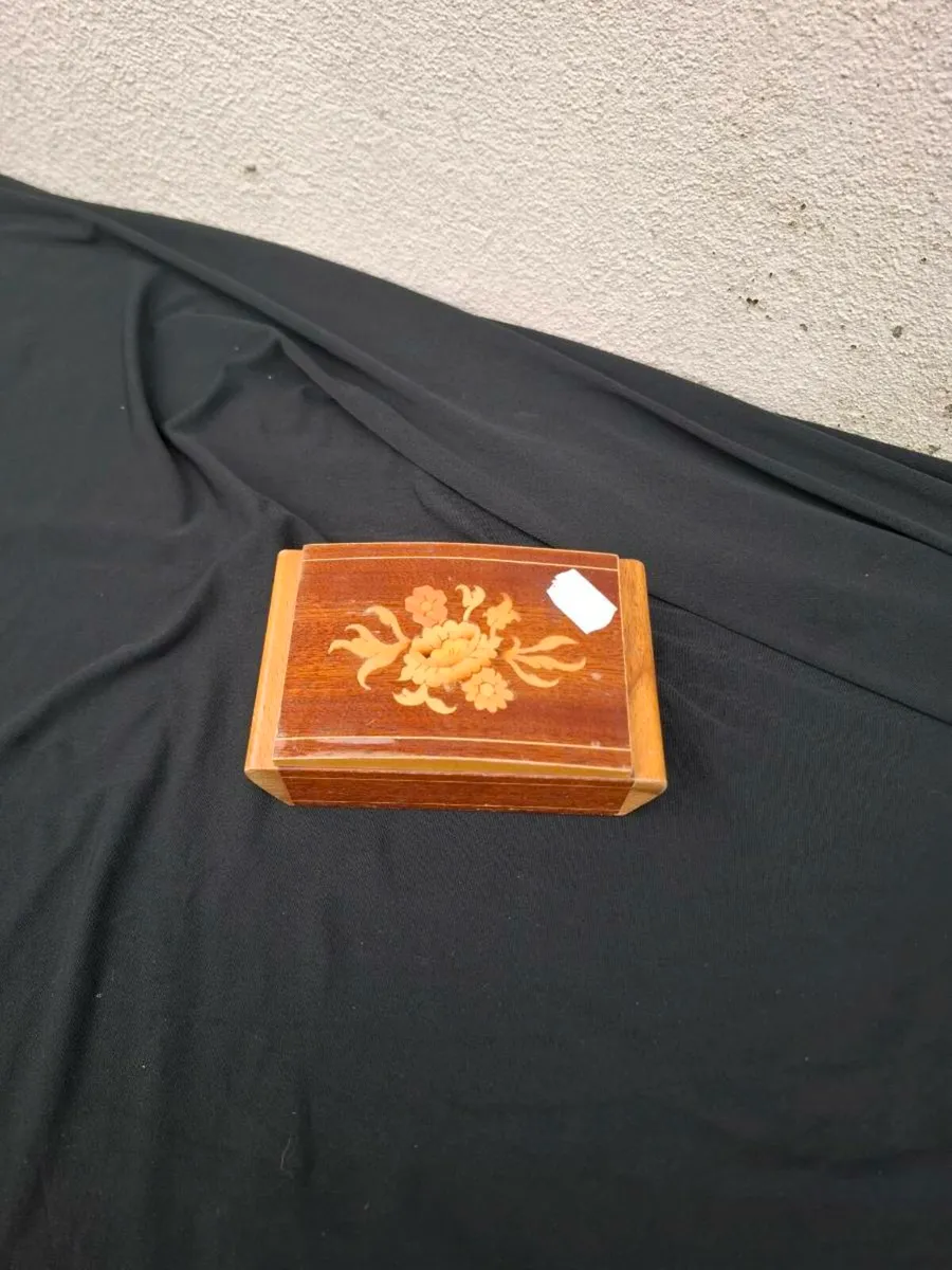 Little card game box postage possible - Image 1