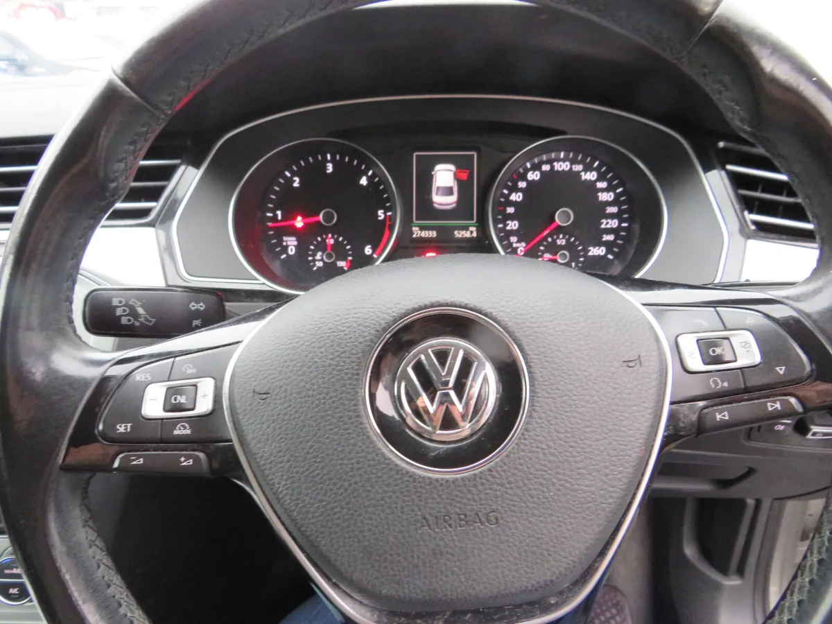 Volkswagen Passat 2015 6 SPEED COMFORTLINE MODEL - Image 2