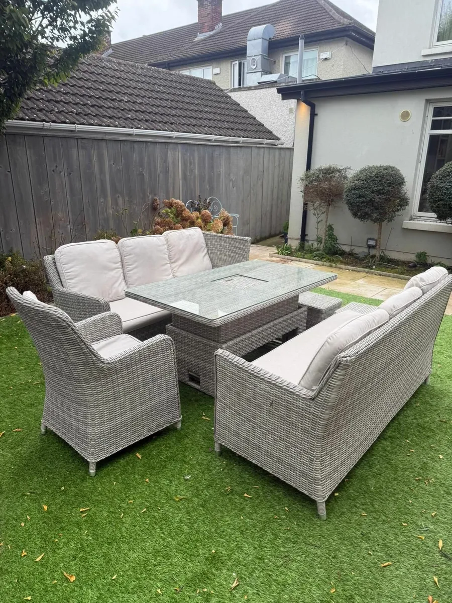Garden Dining - Image 4