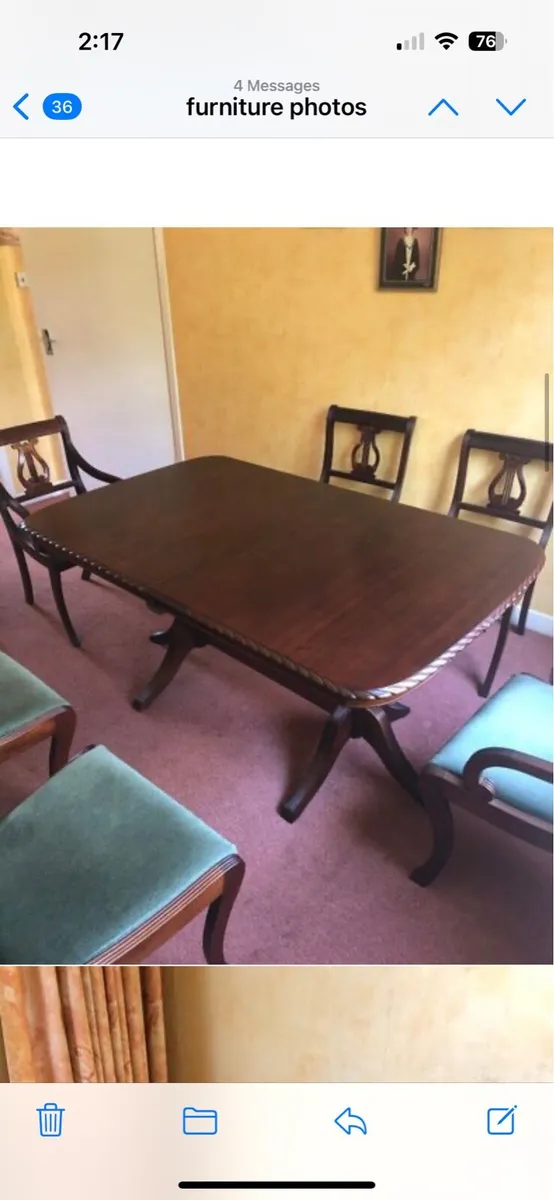 Table and chairs - Image 1