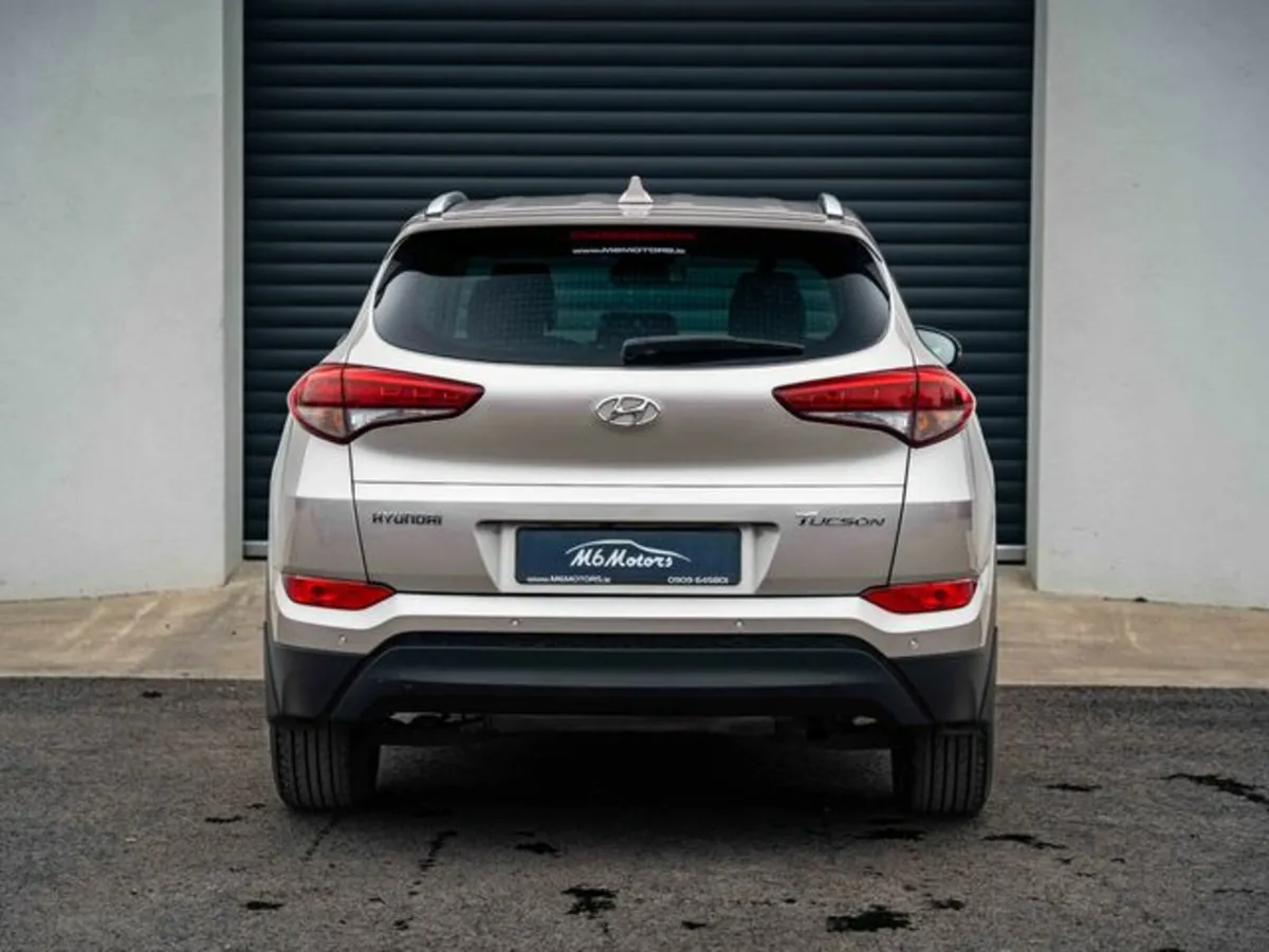 Hyundai Tucson ix35 Executive 1.7 5DR - Image 3