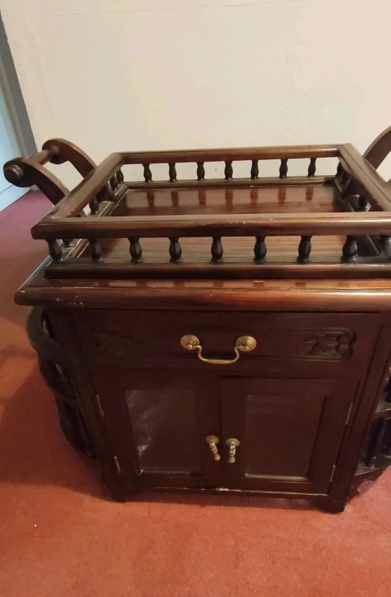 Glass cabinet - Image 1