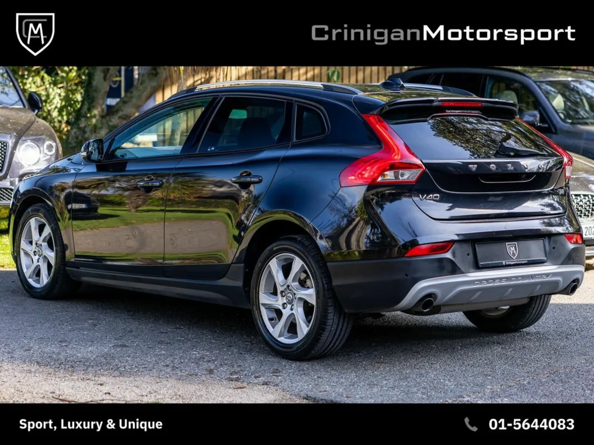 Volvo V40 Cross Country 1.6 Auto - Image 2
