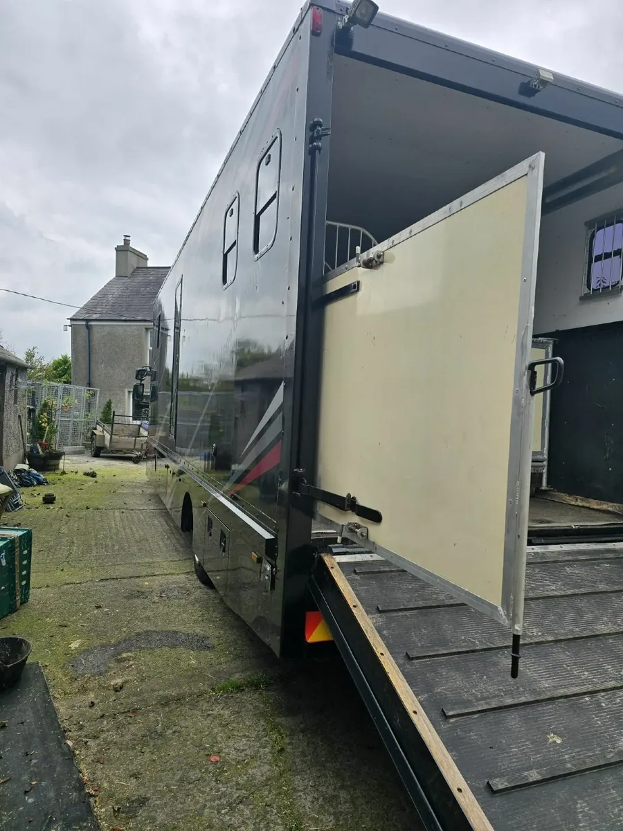 💥 10Ton Renault Horse lorry 💥 - Image 4