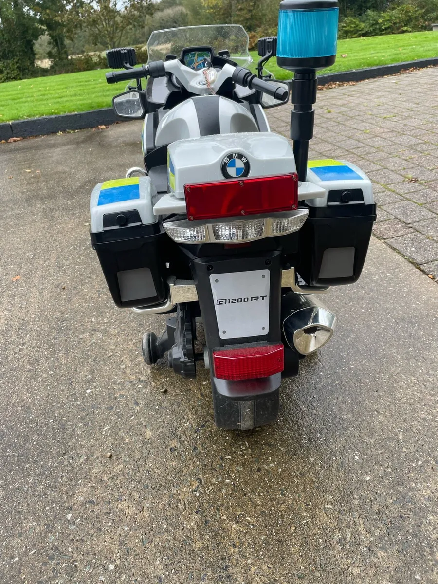 Ride On Battery Powered Police Bike (BMW) - Image 4