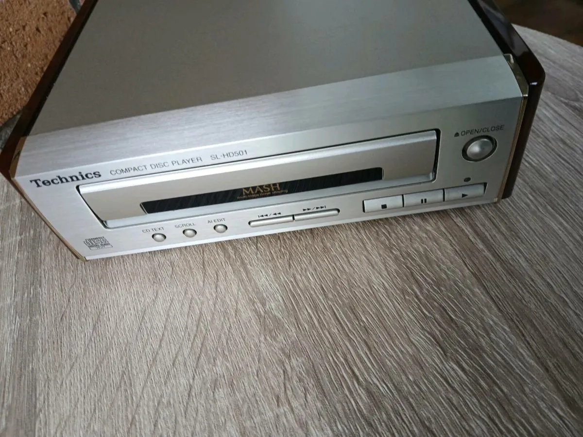 Technics cd player. Mint condition. - Image 1