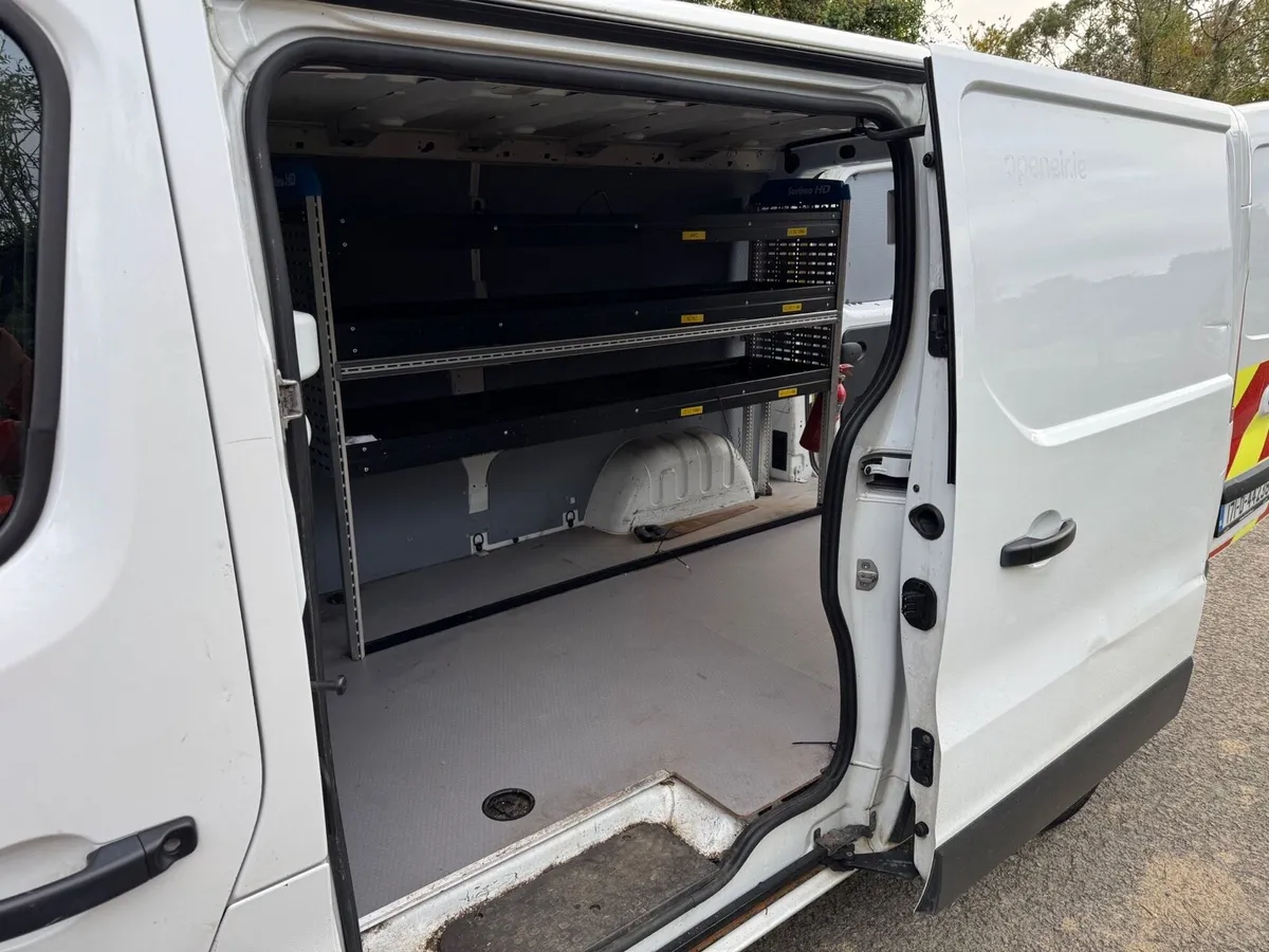 2017 Renault Traffic LWB - Image 2