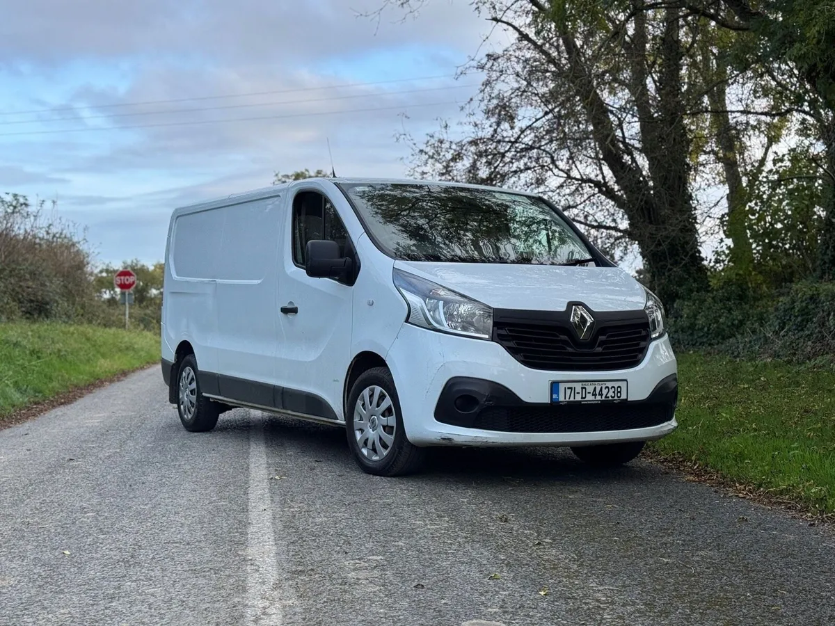 2017 Renault Traffic LWB - Image 4