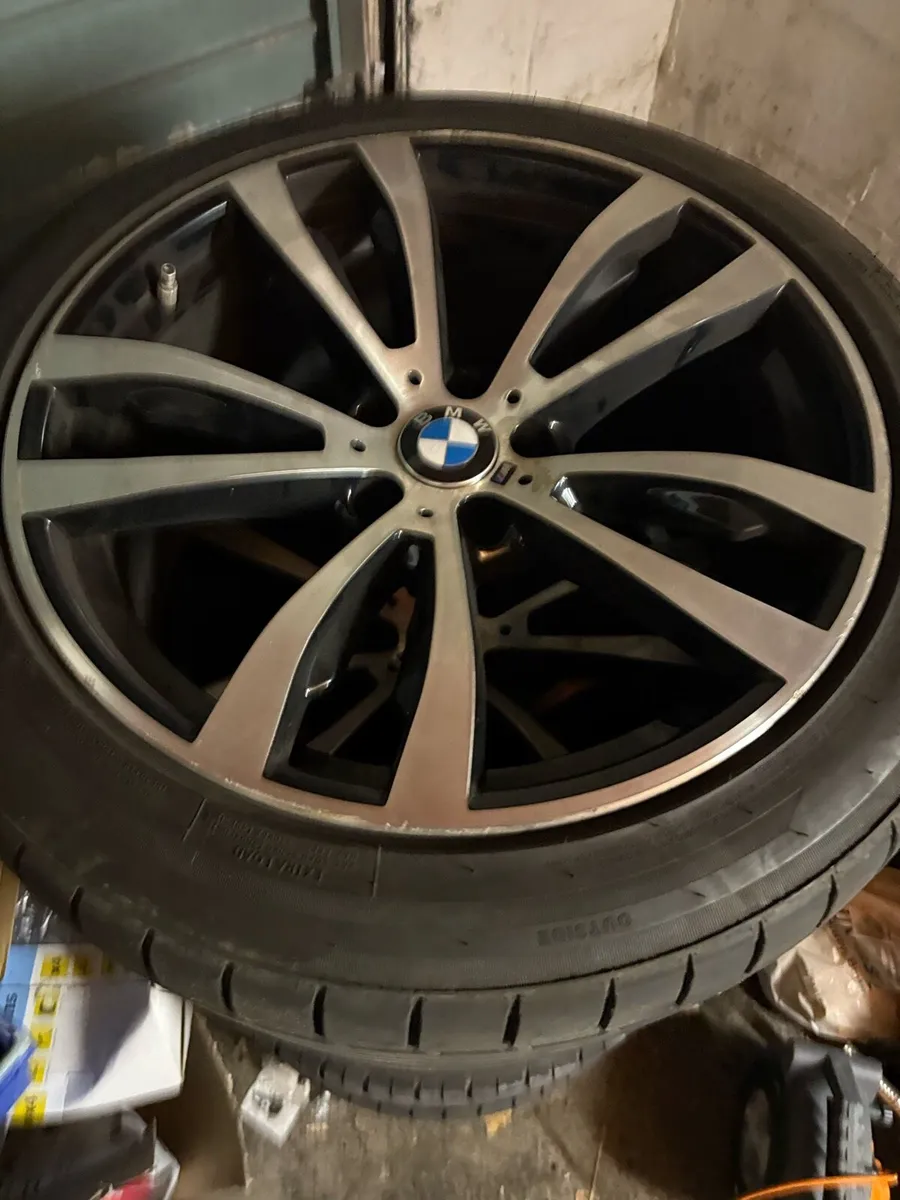Bmw x5 alloys - Image 1