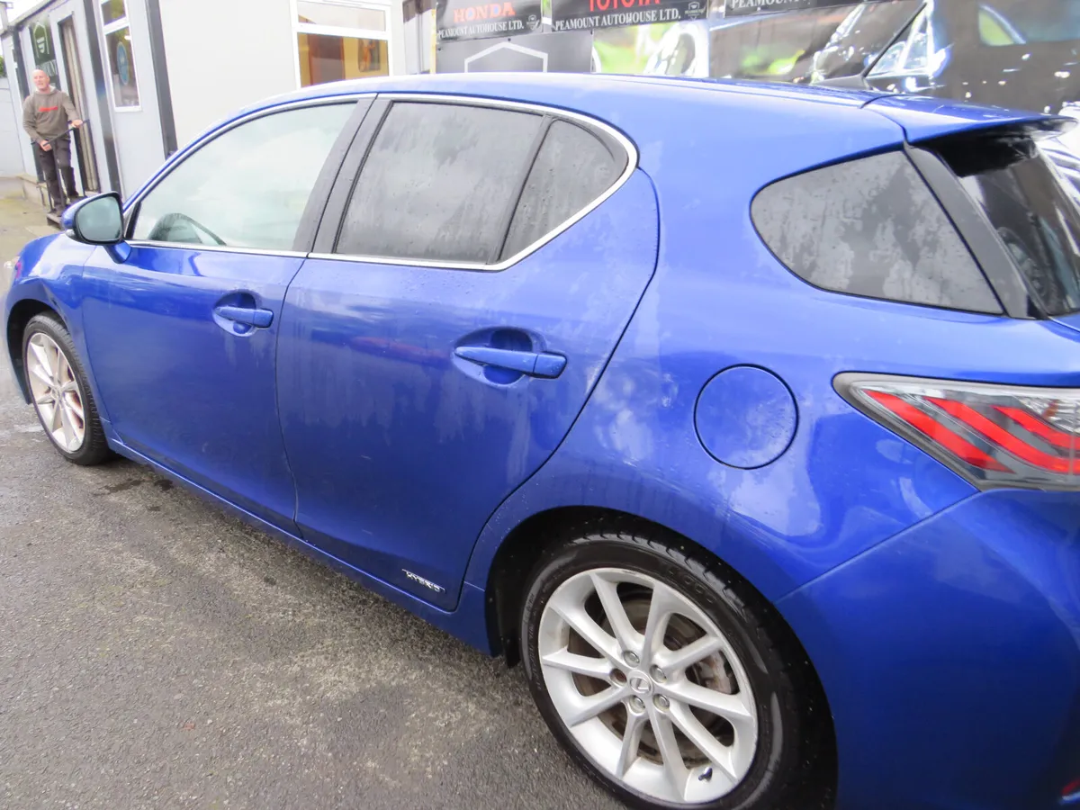Lexus CT 2011 AUTOMATIC HYBRID NCTD - Image 4
