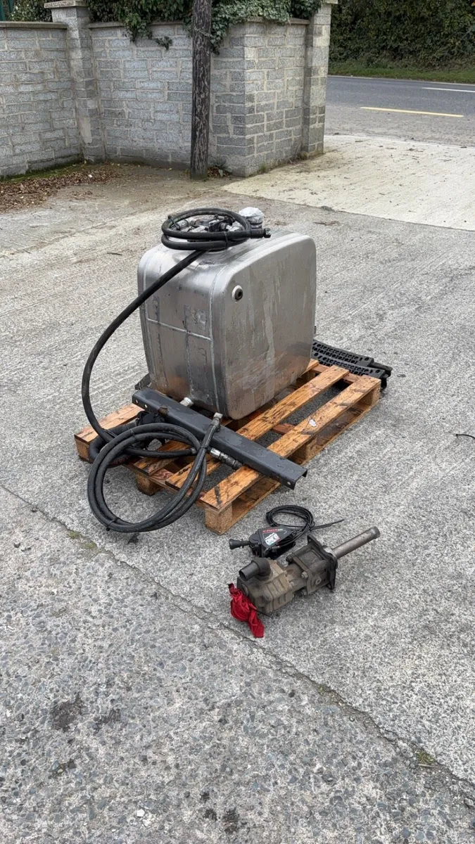 Volvo tipping gear - Image 1