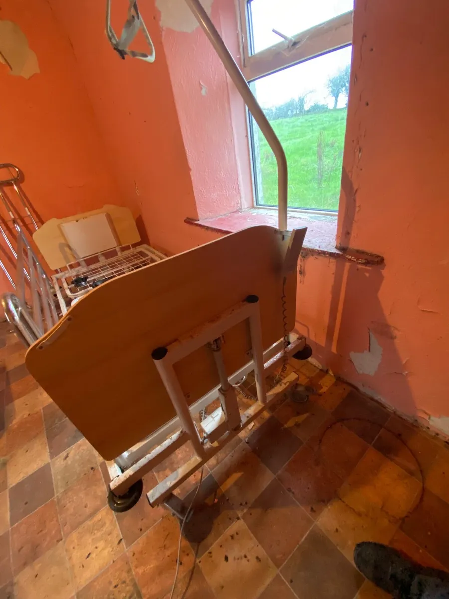 Hospital bed - Image 2