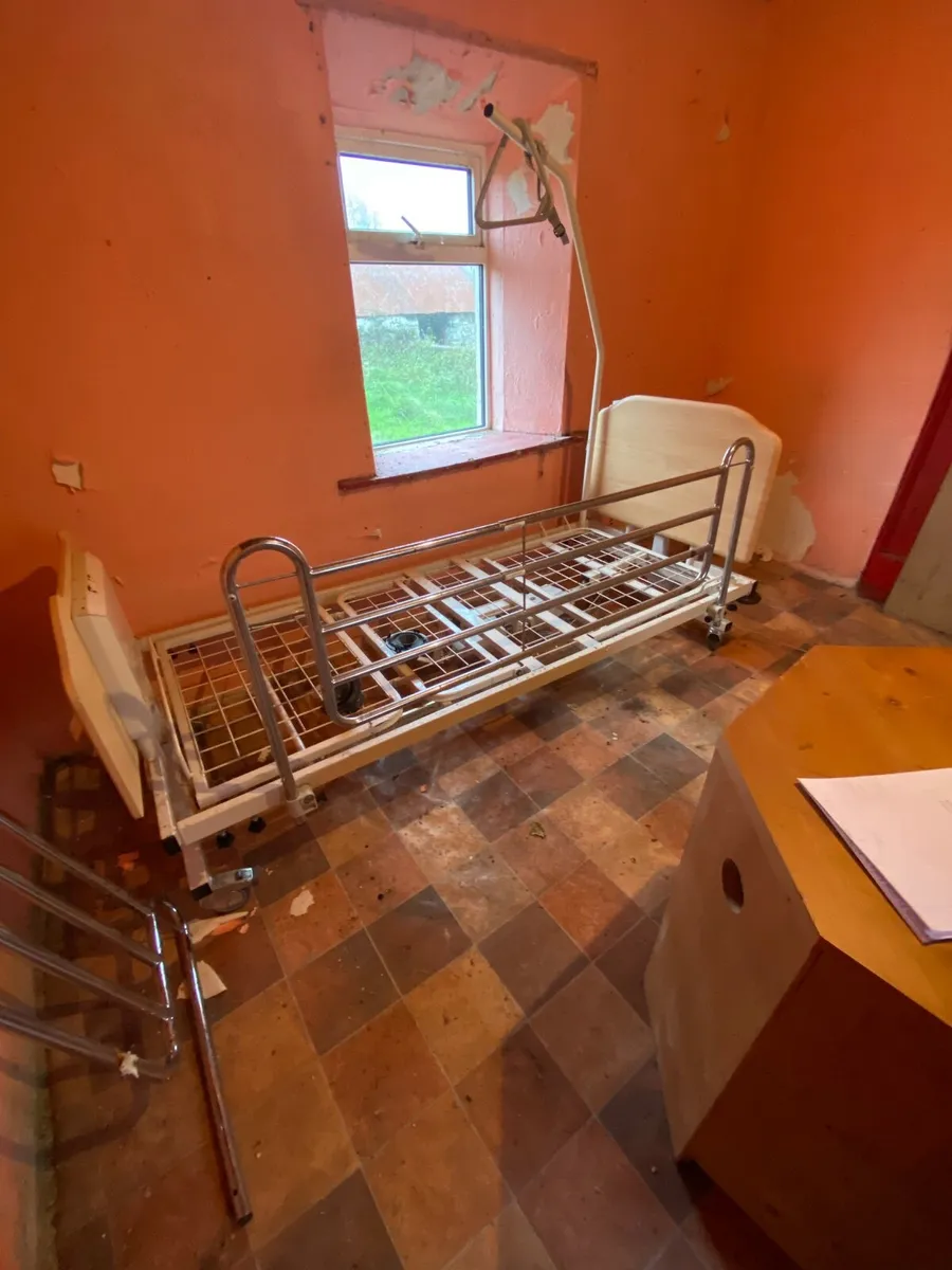 Hospital bed - Image 3