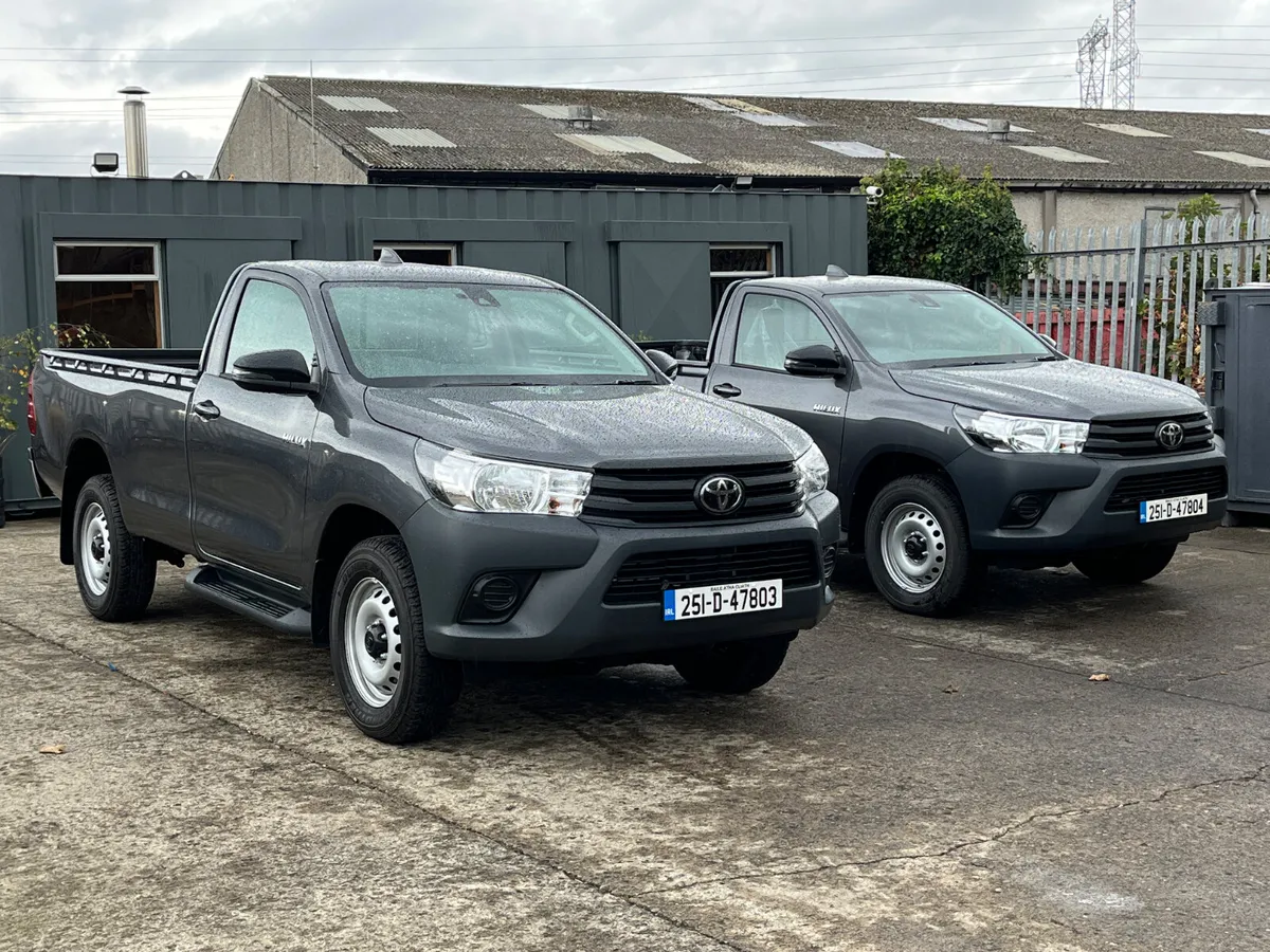 2025 TOYOTA HILUX 2.8D4D SINGLE CAB - Image 1