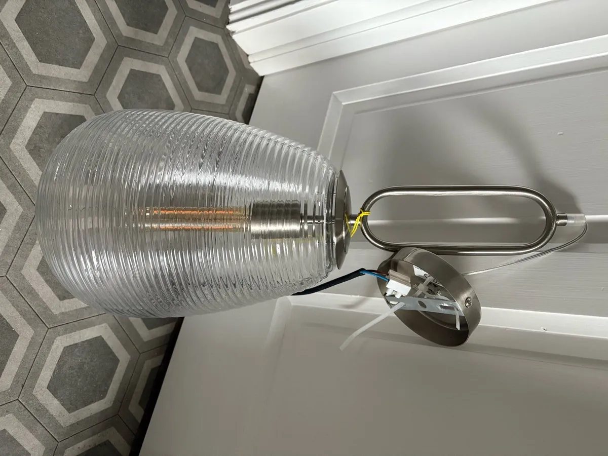 Bee hive ceiling light - Image 1