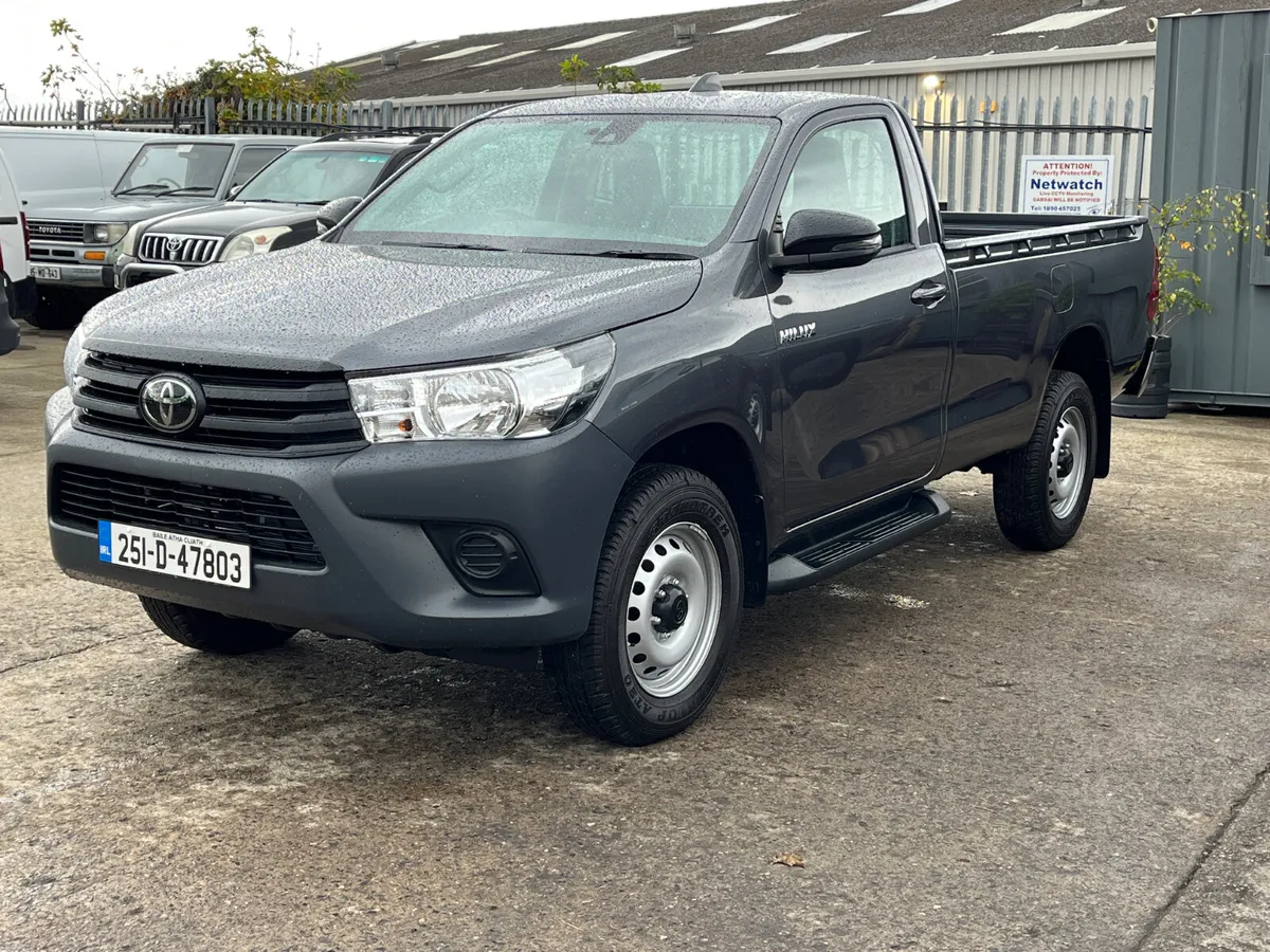 2025 TOYOTA HILUX 2.8D4D SINGLE CAB - Image 2