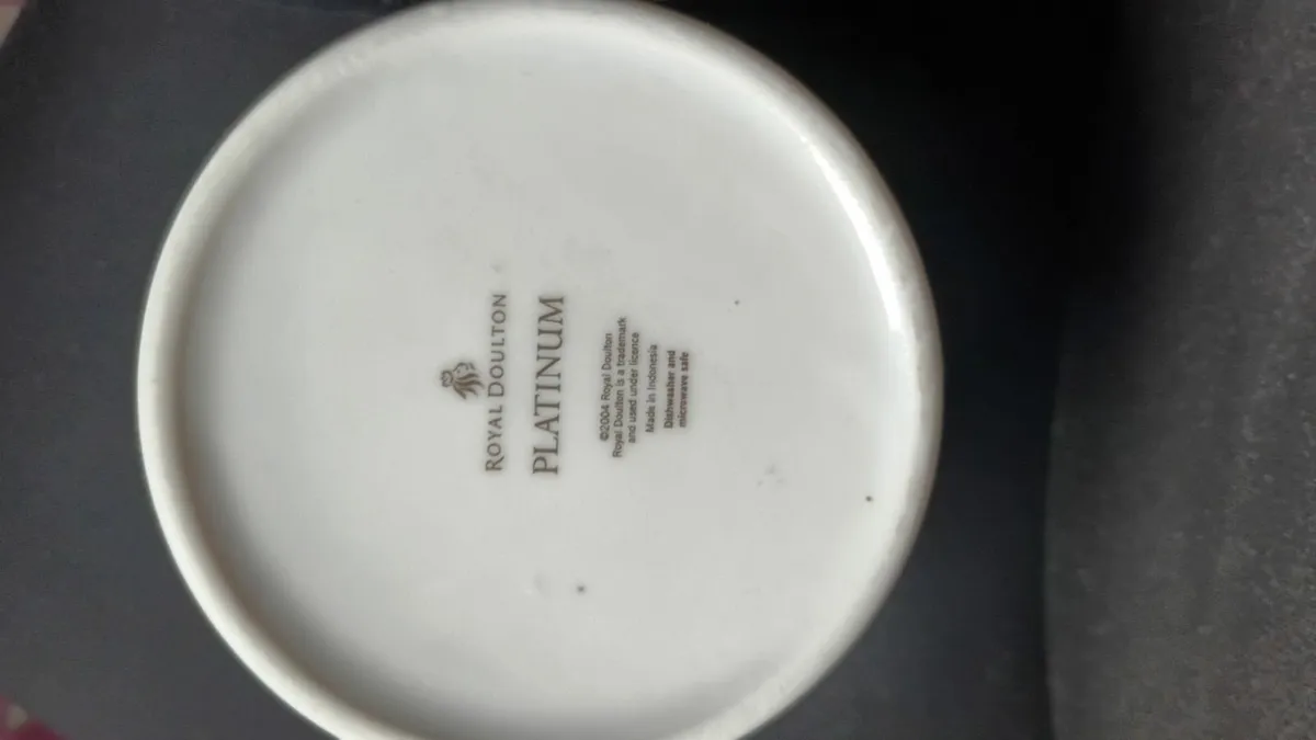 Royal Doulton "Platinum" 5 piece set - Image 2