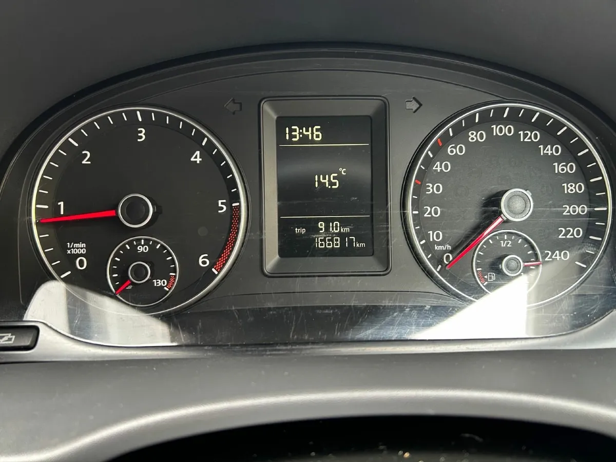 Volkswagen Caddy 2012 - Image 2