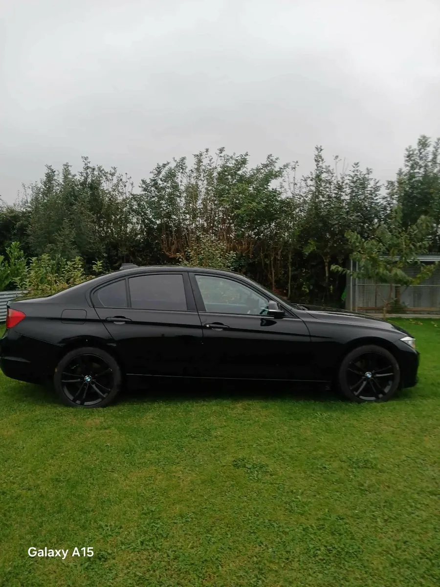 BMW 3-Series 2012 - Image 4